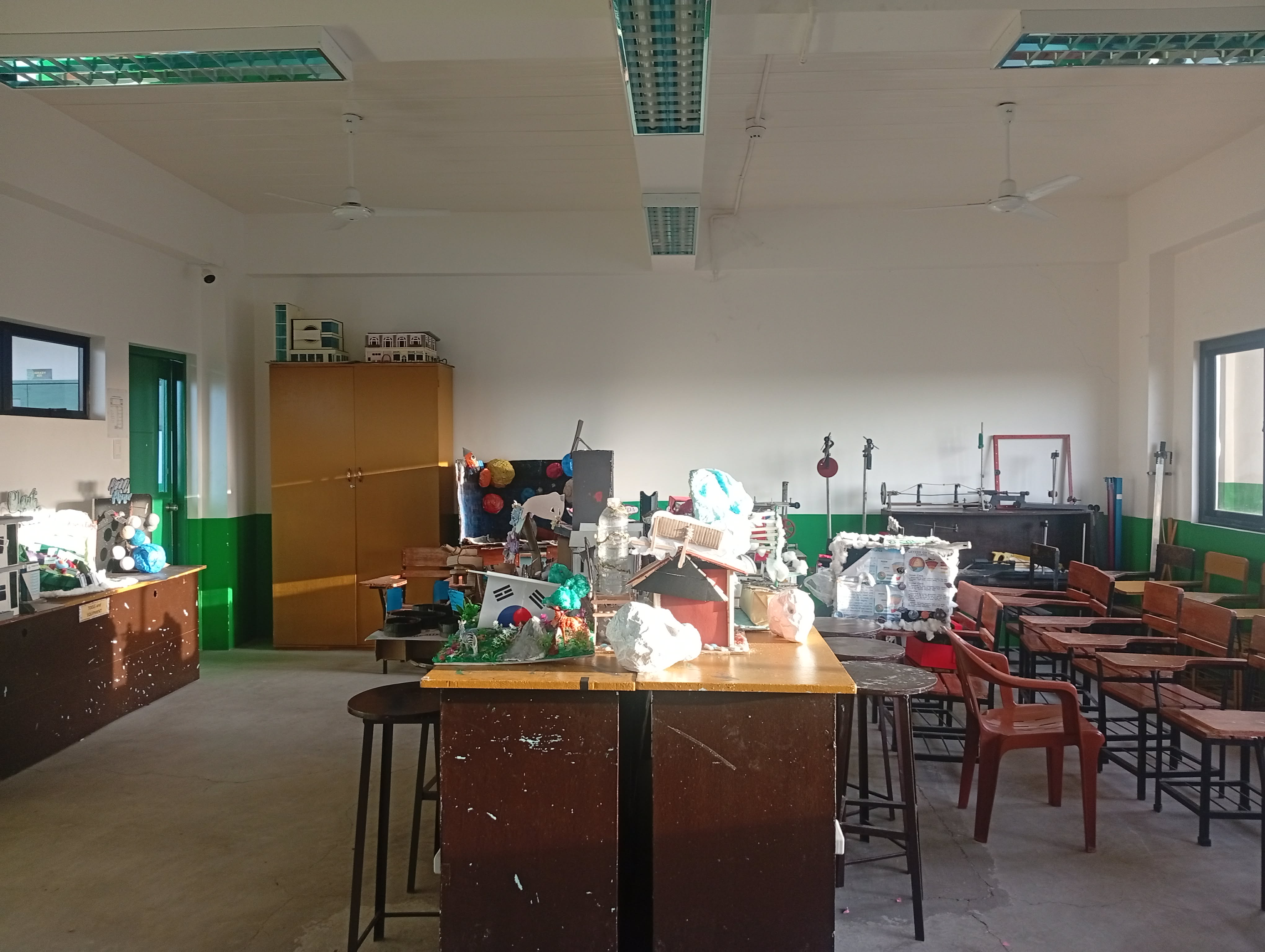 Physics Laboratory - Anabu Campus